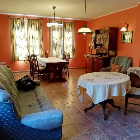 Lisi Dwór Сasa de vacaciones Czarny Mlyn